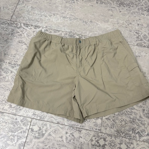 Columbia Womens Active Nylon Shorts Beige Tan | SZ XL 5.5” Inseam - Picture 1 of 7